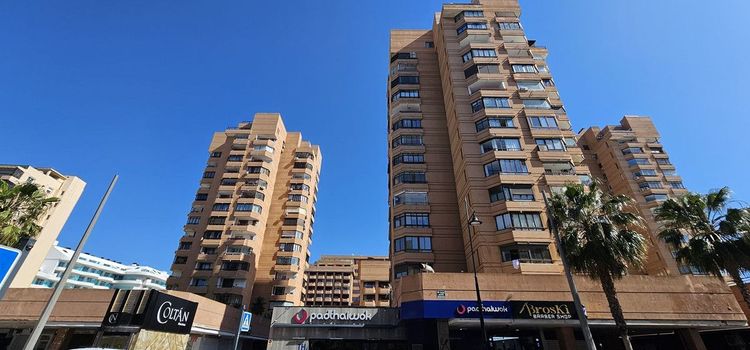 Apartment | Resale in Fuengirola in Fuengirola Others, Costa del Sol - Photo 2