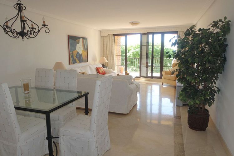 Apartment | Resale in Benahavís in Benahavís Others, Costa del Sol - Photo 4