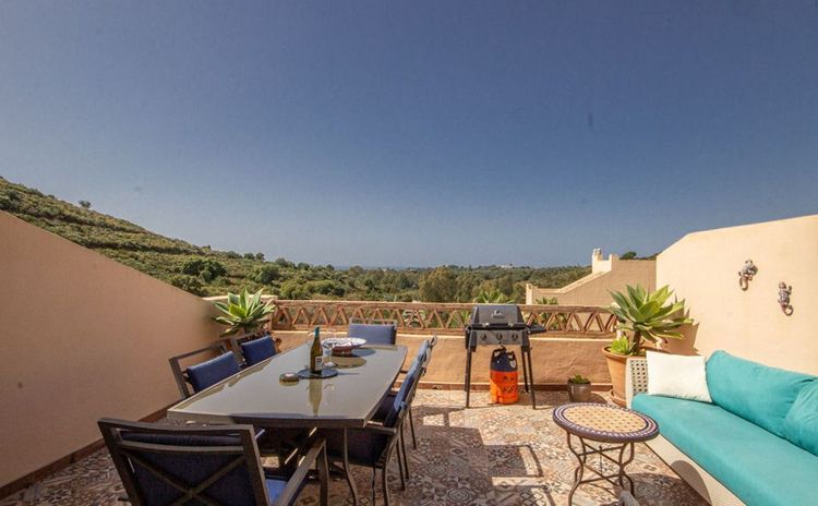 Apartment | Resale in Elviria - Development photo 1