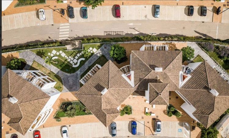 Apartment | Resale in Torreblanca in Torreblanca, Costa del Sol - Photo 3