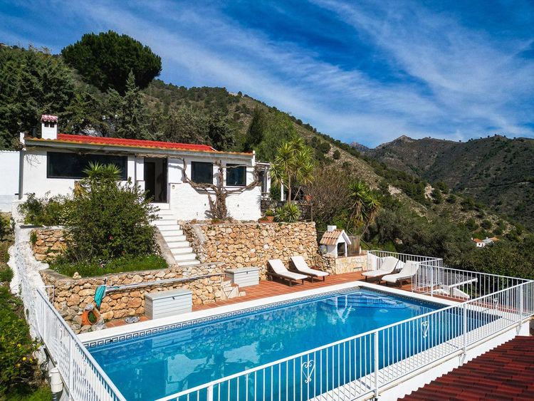 House | Resale in Cómpeta in Cómpeta, Costa del Sol - Photo 4