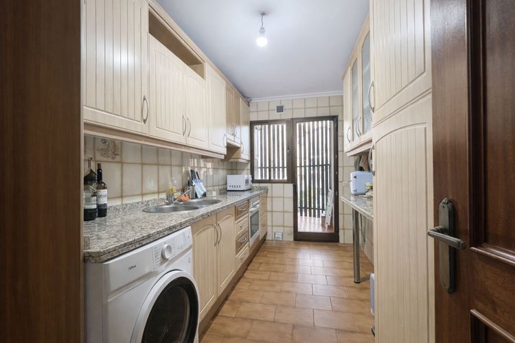 Apartment | Resale in Marbella in Marbella Others, Costa del Sol - Photo 5