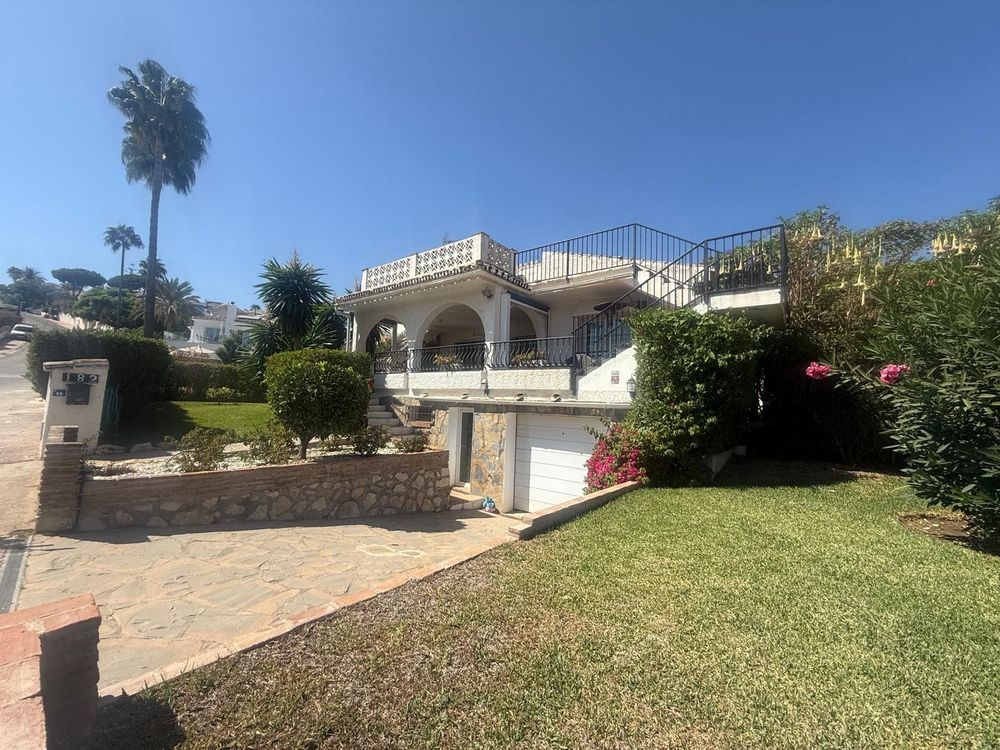 House | Resale in Cerros del Aguila in Cerros del Aguila, Costa del Sol - Main property photo