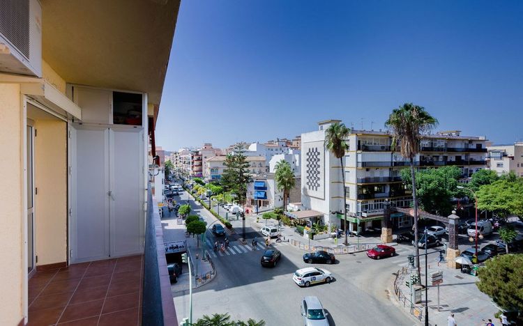 Apartment | Resale in Fuengirola in Fuengirola Others, Costa del Sol - Photo 3