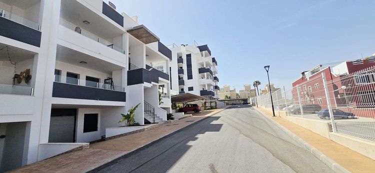 Apartment | Resale in Orihuela Costa in Orihuela Costa, Costa Blanca - Photo 4