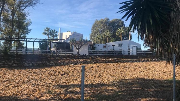 listing card gallery