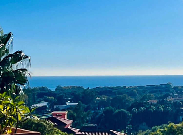 Penthouse | Resale in Elviria in Elviria, Costa del Sol - Photo 2