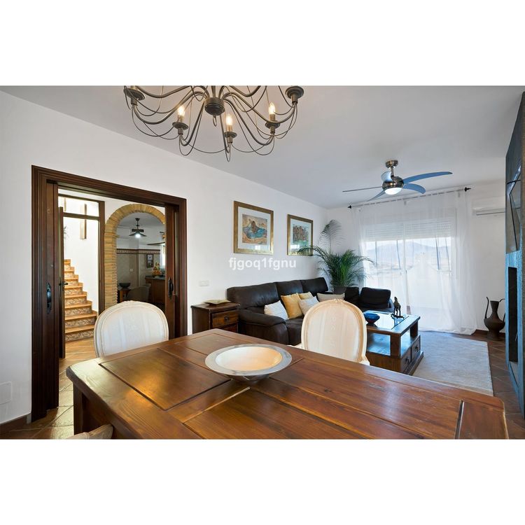 House | Resale in Coín in Coín, Costa del Sol - Photo 3