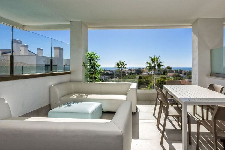Apartment | Resale in Mijas Costa in Mijas Costa, Costa del Sol - Photo 2