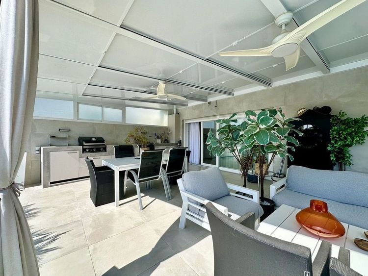 Apartment | Resale in Bajondillo in Bajondillo, Costa del Sol - Photo 4