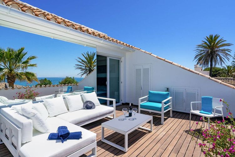 House | Resale in Marbesa in Marbesa, Marbella East, Costa del Sol - Photo 3