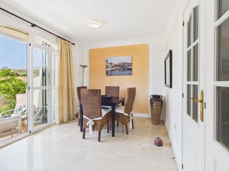 House | Resale in La Duquesa in La Duquesa, Costa del Sol - Photo 3