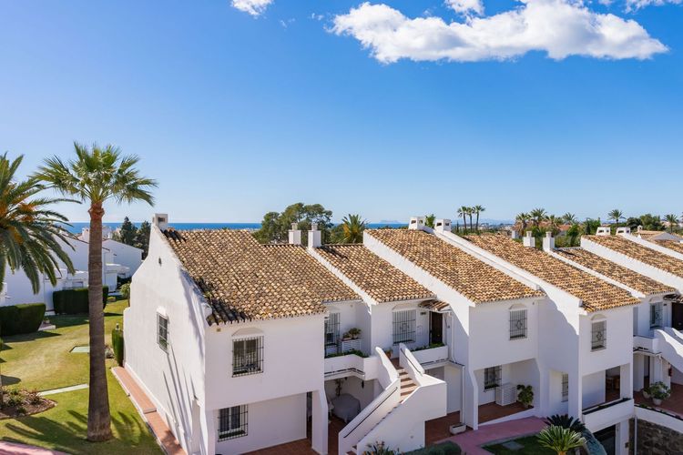 Apartment | Resale in Nueva Andalucía - Development photo 1