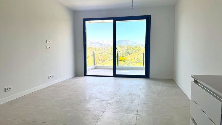 Apartment | Resale in La Cala de Mijas in La Cala de Mijas, Costa del Sol - Photo 4