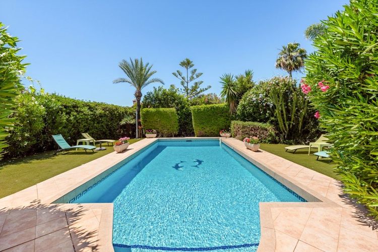 House | Resale in Marbella in Marbella, Costa del Sol - Photo 5