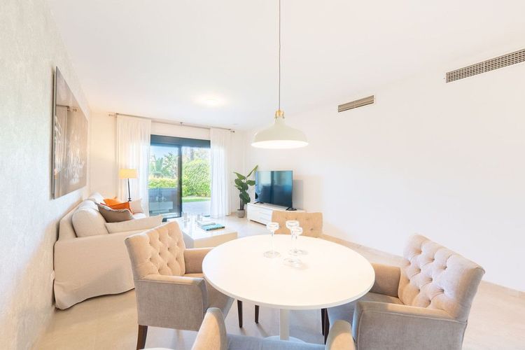 Apartment | Resale in Guadalmina Alta in Guadalmina Alta, Costa del Sol - Photo 4