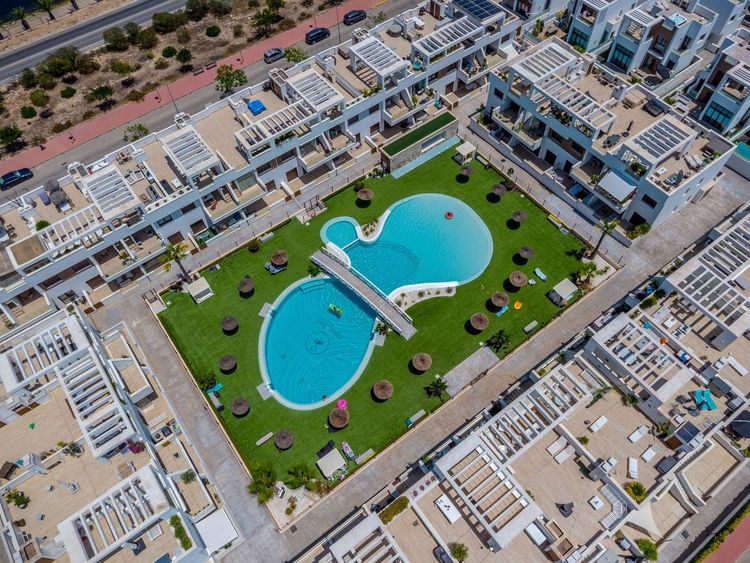 Apartment | Resale in Los Balcones in Los Balcones, Costa Blanca - Photo 2
