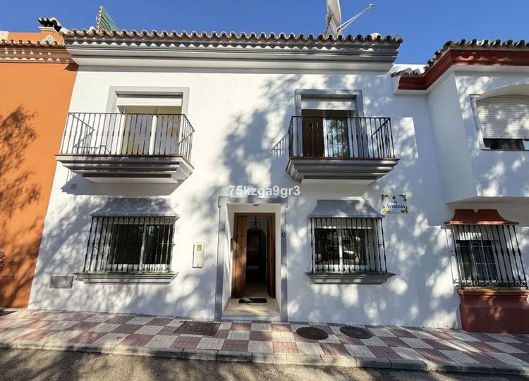 House | Resale in Estepona - Development photo 1