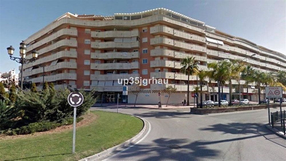 Apartment | Resale in Estepona in Estepona, Costa del Sol - Main property photo