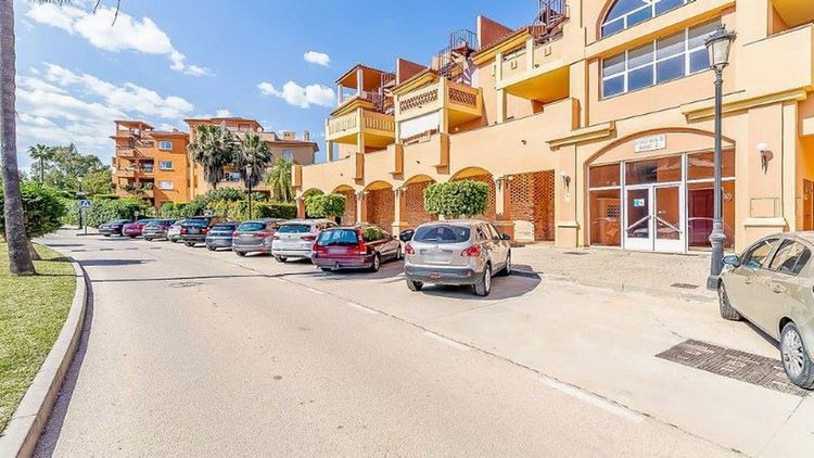 Apartment | Resale in Reserva de Marbella in Reserva de Marbella, Costa del Sol - Photo 3