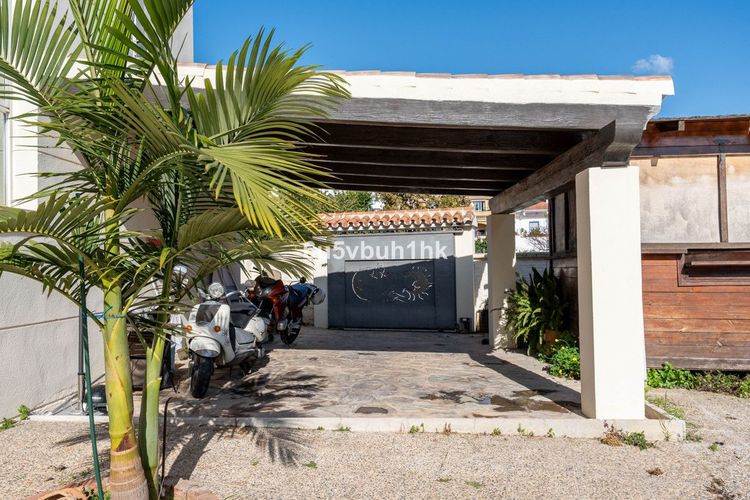 House | Resale in El Coto in El Coto, Costa del Sol - Photo 5