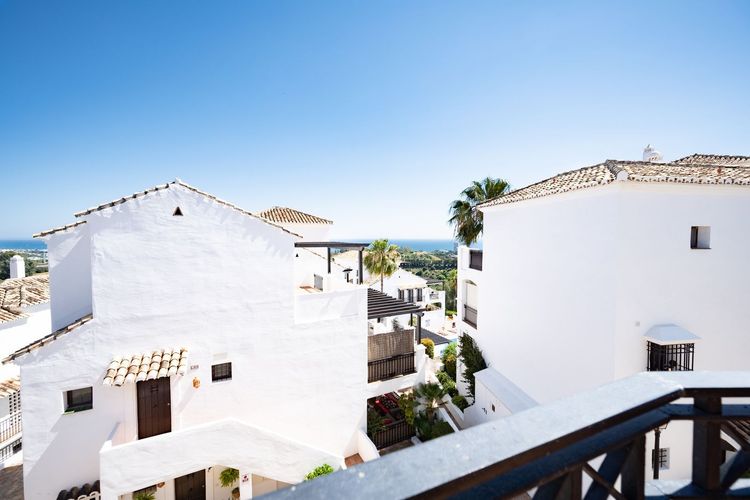 Penthouse | Resale in Altos de los Monteros in Altos de los Monteros, Costa del Sol - Photo 5