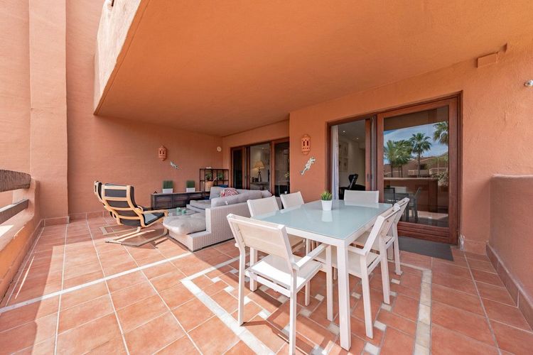 Apartment | Resale in Estepona in Estepona, Costa del Sol - Photo 3