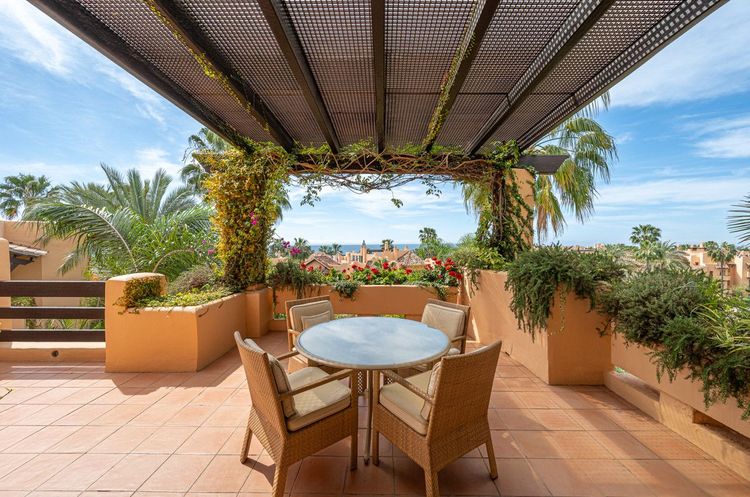 Penthouse | Resale in The Golden Mile in The Golden Mile, Costa del Sol - Photo 2