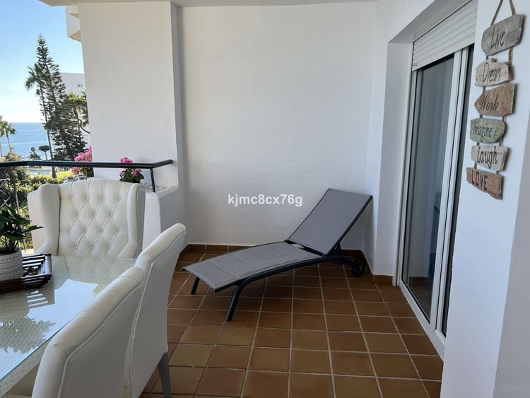 Apartment | Resale in Calahonda in Calahonda, Costa del Sol - Photo 4