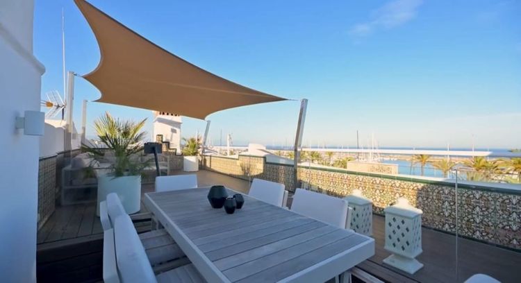 Penthouse | Resale in Benalmadena Costa in Benalmadena Costa, Costa del Sol - Photo 2