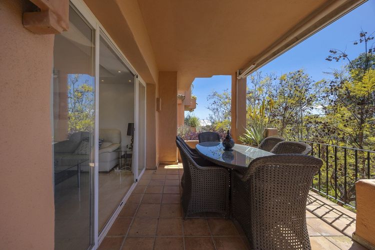 Apartment | Resale in The Golden Mile in The Golden Mile, Nagueles-Milla de Oro, Costa del Sol - Photo 5