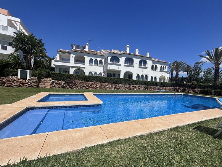 Apartment | Resale in Mijas Costa in Mijas Costa, Costa del Sol - Photo 2