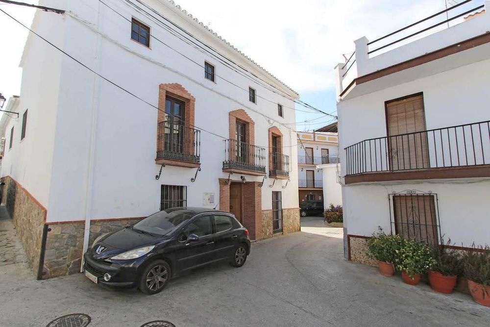 House | Resale in Guaro in Guaro, Costa del Sol - Main property photo