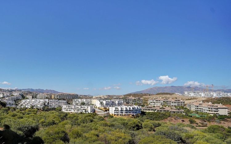 Penthouse | Resale in Miraflores in Miraflores, Costa del Sol - Photo 2