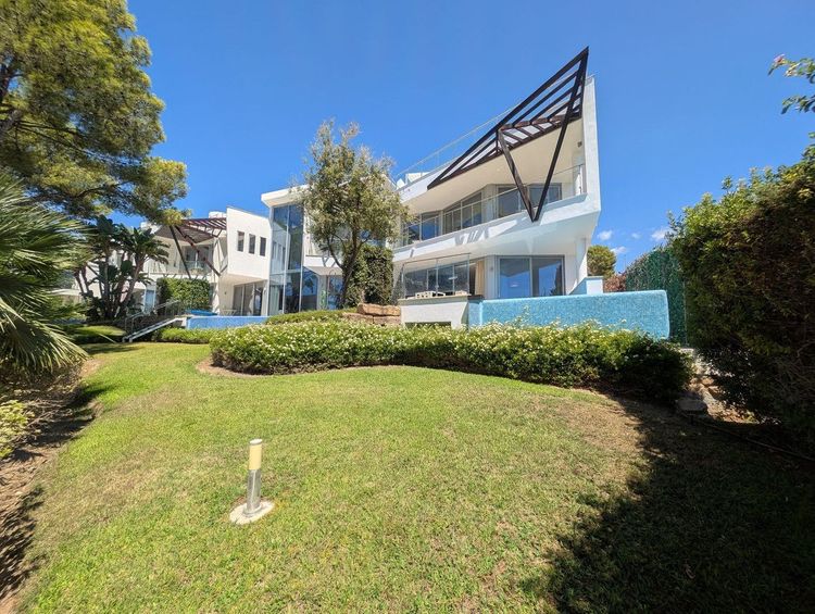 House | Resale in Sierra Blanca in Sierra Blanca, Costa del Sol - Photo 4