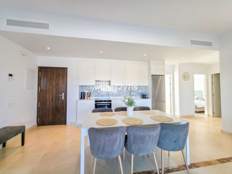 Apartment | Resale in Benahavís in Benahavís Others, Costa del Sol - Photo 4