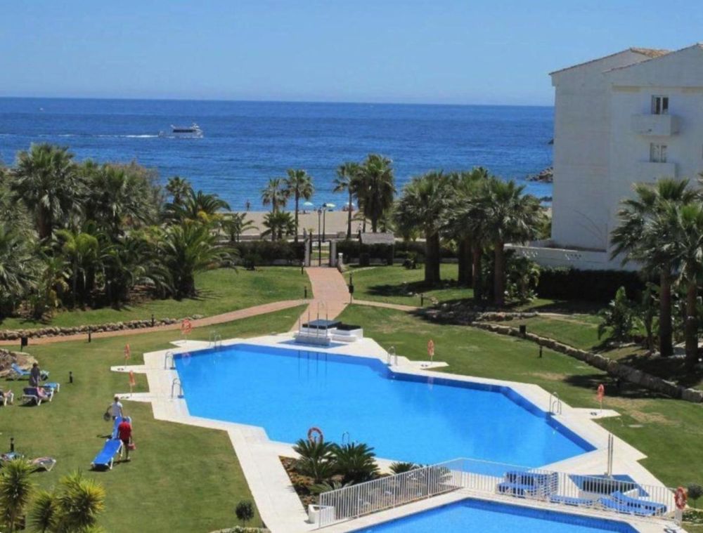 Apartment | Resale in Puerto Banús in Puerto Banús, Costa del Sol - Main property photo