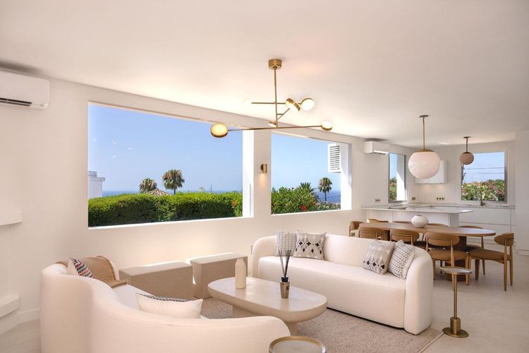 House | Resale in Elviria in Elviria, Costa del Sol - Photo 4