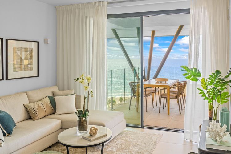 Apartment | Resale in Fuengirola in Fuengirola Others, Costa del Sol - Photo 2