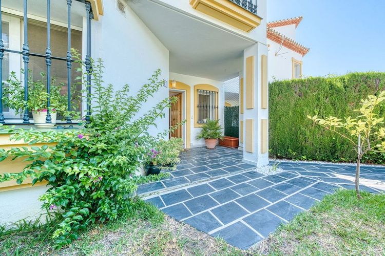 House | Resale in Bel Air in Bel Air, Costa del Sol - Photo 4