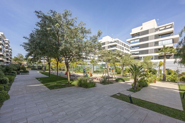 Apartment | Resale in Málaga in Málaga, Costa del Sol - Photo 3