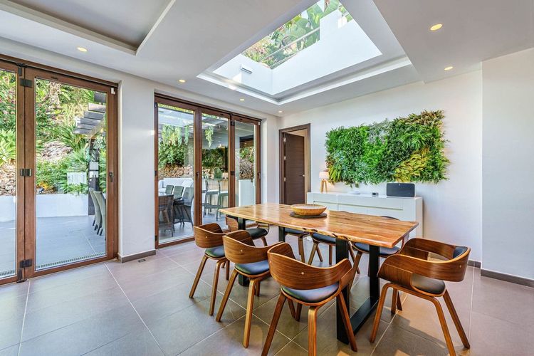 House | Resale in Marbella in Marbella Others, Costa del Sol - Photo 5