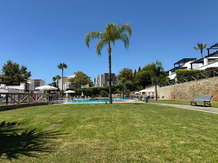 House | Resale in Santa Clara in Santa Clara, Costa del Sol - Photo 4