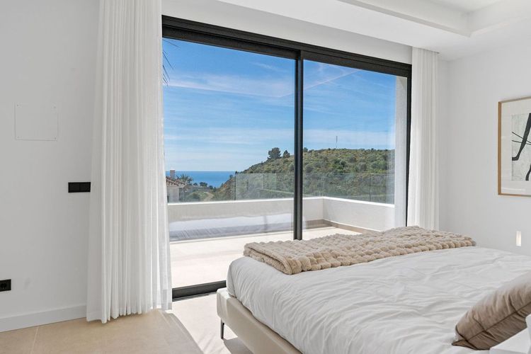 House | Resale in Mijas in Mijas Others, Costa del Sol - Photo 4
