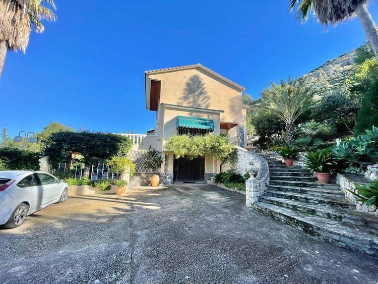 House | Resale in Pedreguer in Costa Blanca - Photo 2