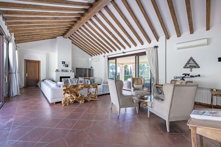 House | Resale in Sotogrande Alto in Sotogrande Alto, Costa del Sol - Photo 2