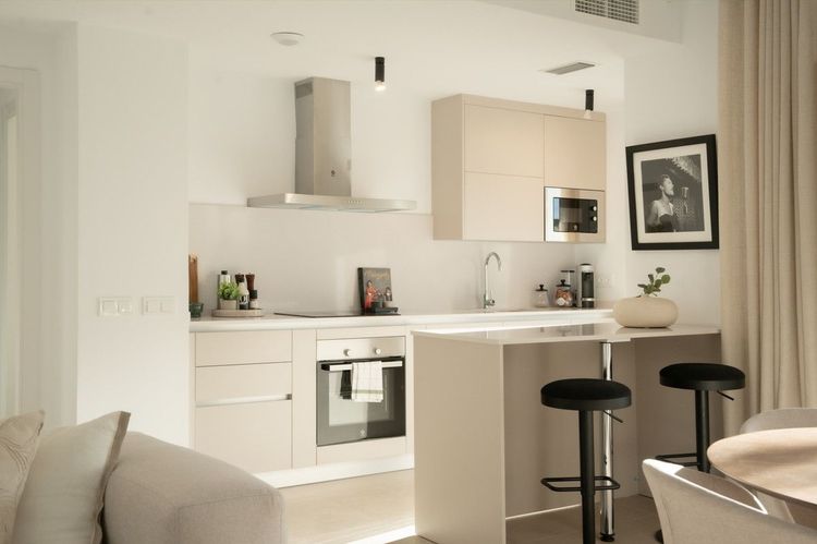 Apartment | Resale in Estepona in Estepona, Costa del Sol - Photo 3