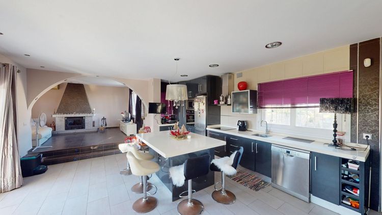 House | Resale in Benajarafe in Benajarafe, Costa del Sol - Photo 3