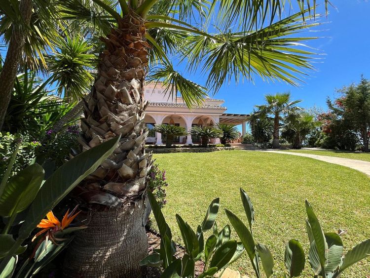 House | Resale in Mijas in Mijas Others, Costa del Sol - Photo 4