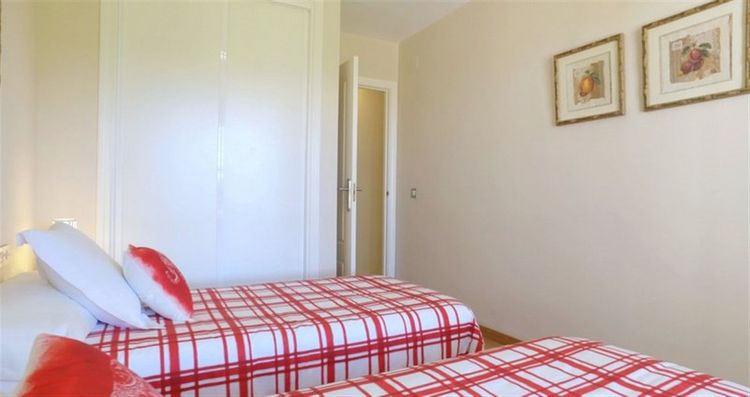 Apartment | Resale in Riviera del Sol in Riviera del Sol, Costa del Sol - Photo 2